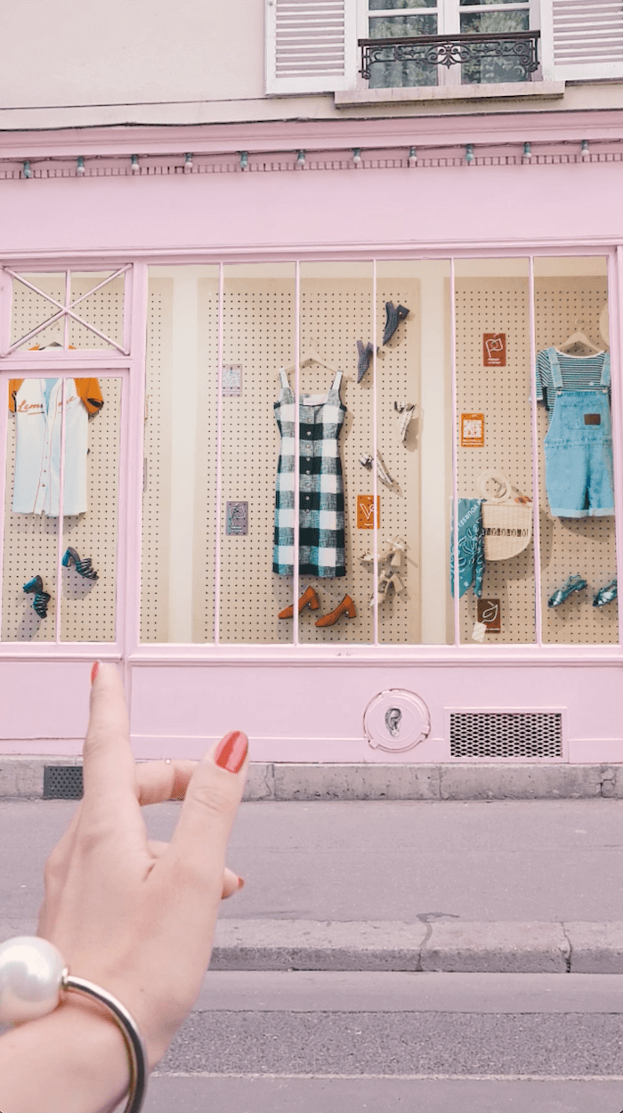 Video fun creative Reels Paris Changement vitrine