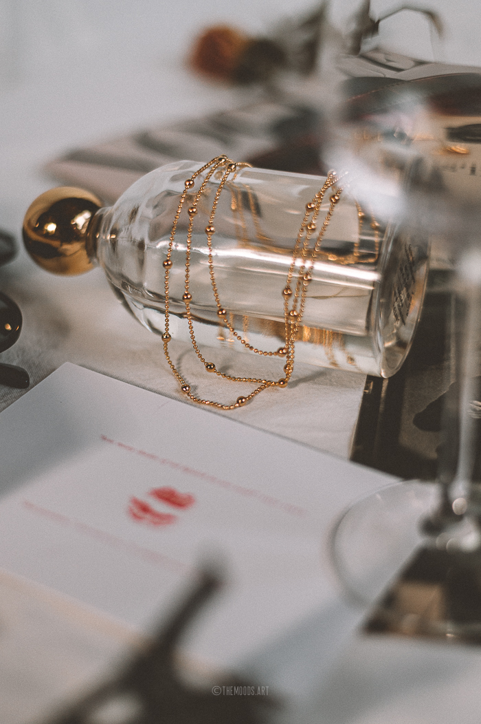 Photo et mise en scène de bijoux fins sur le thème Paris de la marque Shlomit Ofir pour la communication digitale de son distributeur officiel en France « Un Oiseau sur la Branche ».
